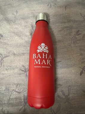Baha Mar Grand Hyatt souvenir red Stainless/Aluminum Water Bottle. NWT.